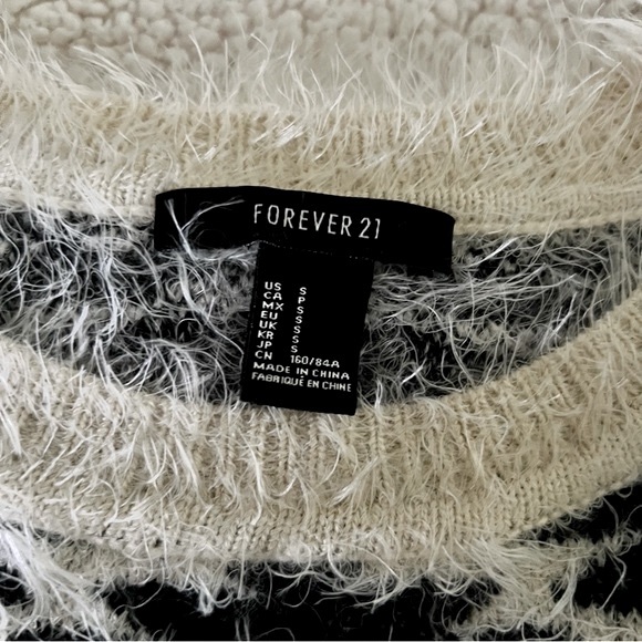 Forever 21 Sweater - Picture 5 of 5